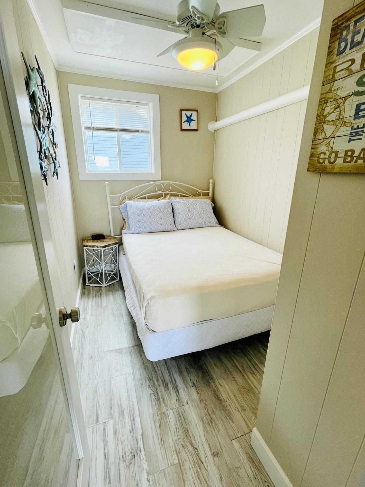 The Garlands Motel เดนนิสพอร์ต ภายนอก รูปภาพ